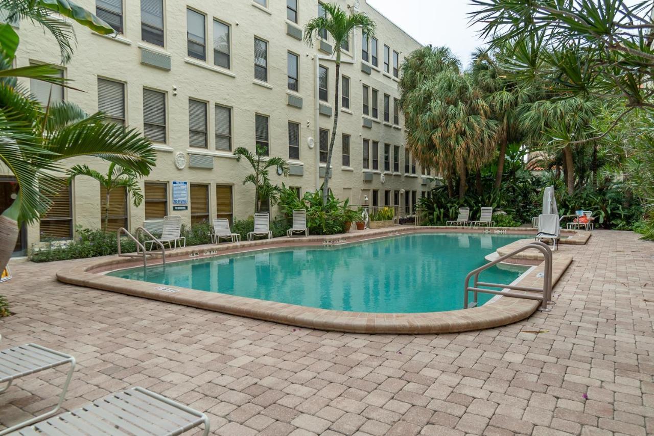 Palm Beach Island Condominiums Extérieur photo