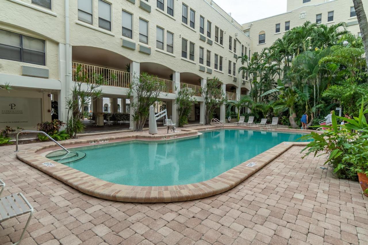 Palm Beach Island Condominiums Extérieur photo