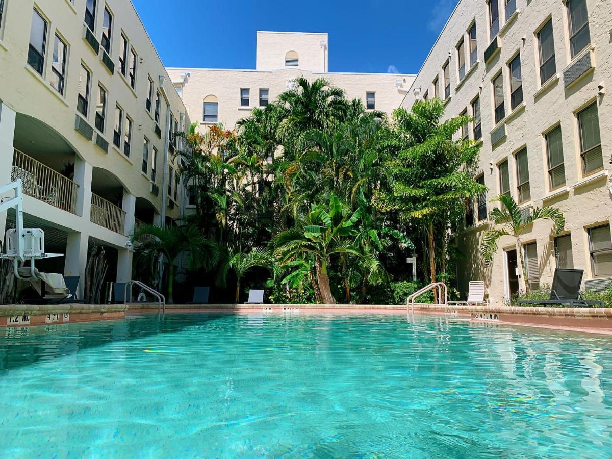 Palm Beach Island Condominiums Extérieur photo
