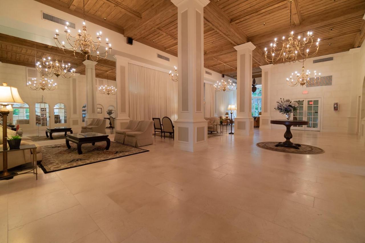 Palm Beach Island Condominiums Extérieur photo