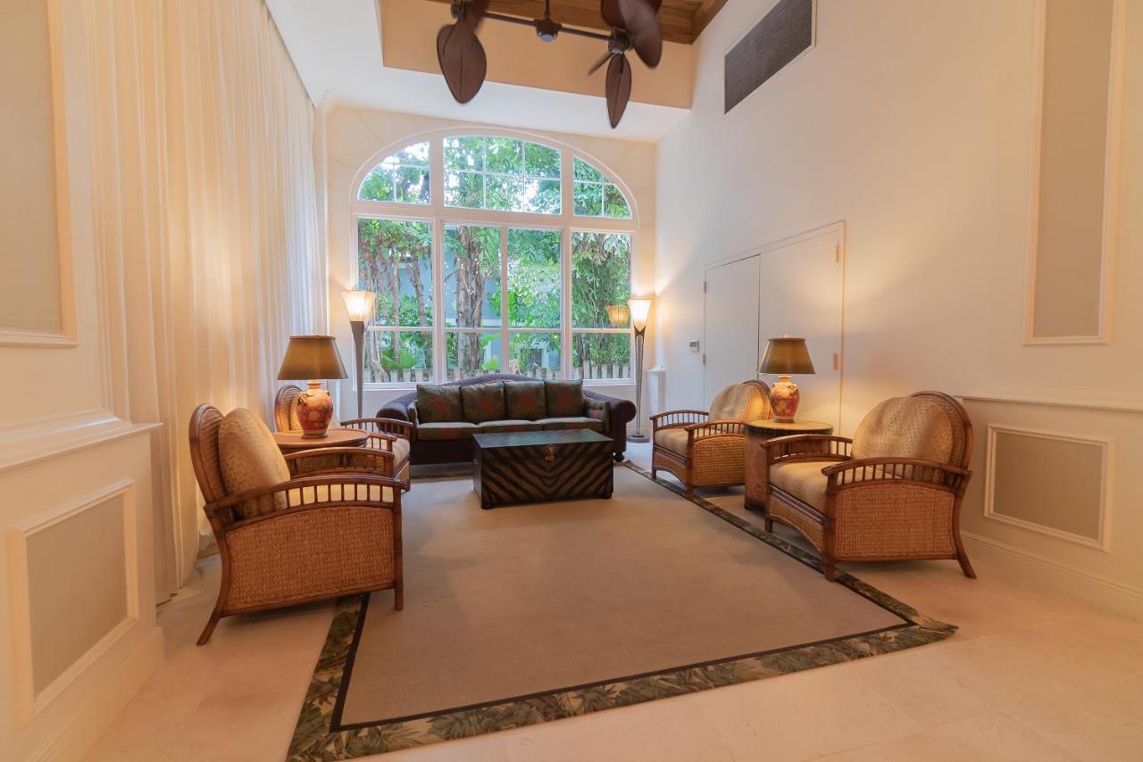 Palm Beach Island Condominiums Extérieur photo