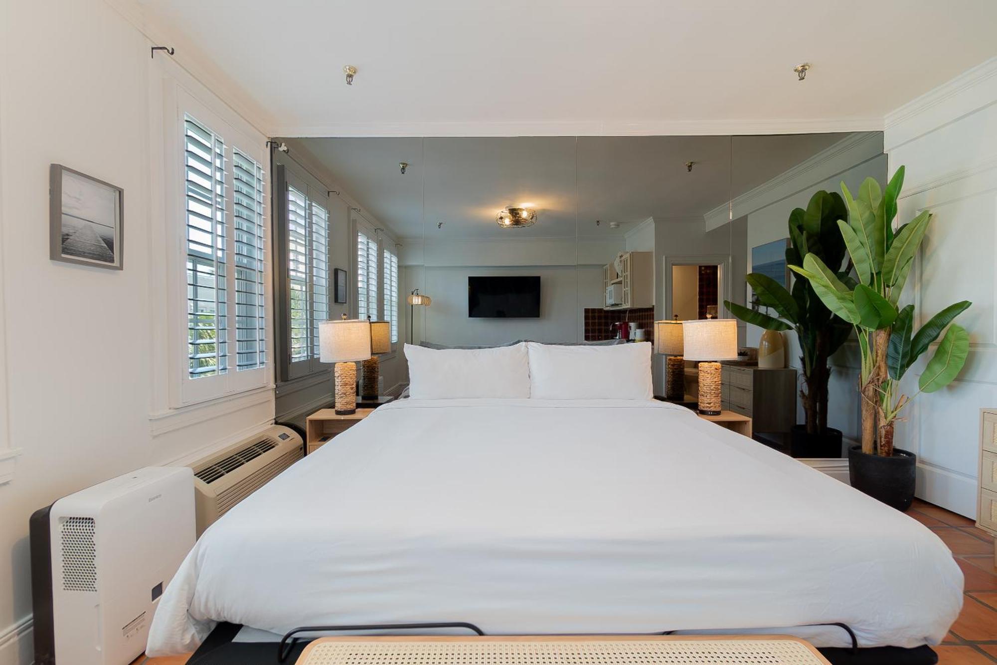 Palm Beach Island Condominiums Extérieur photo